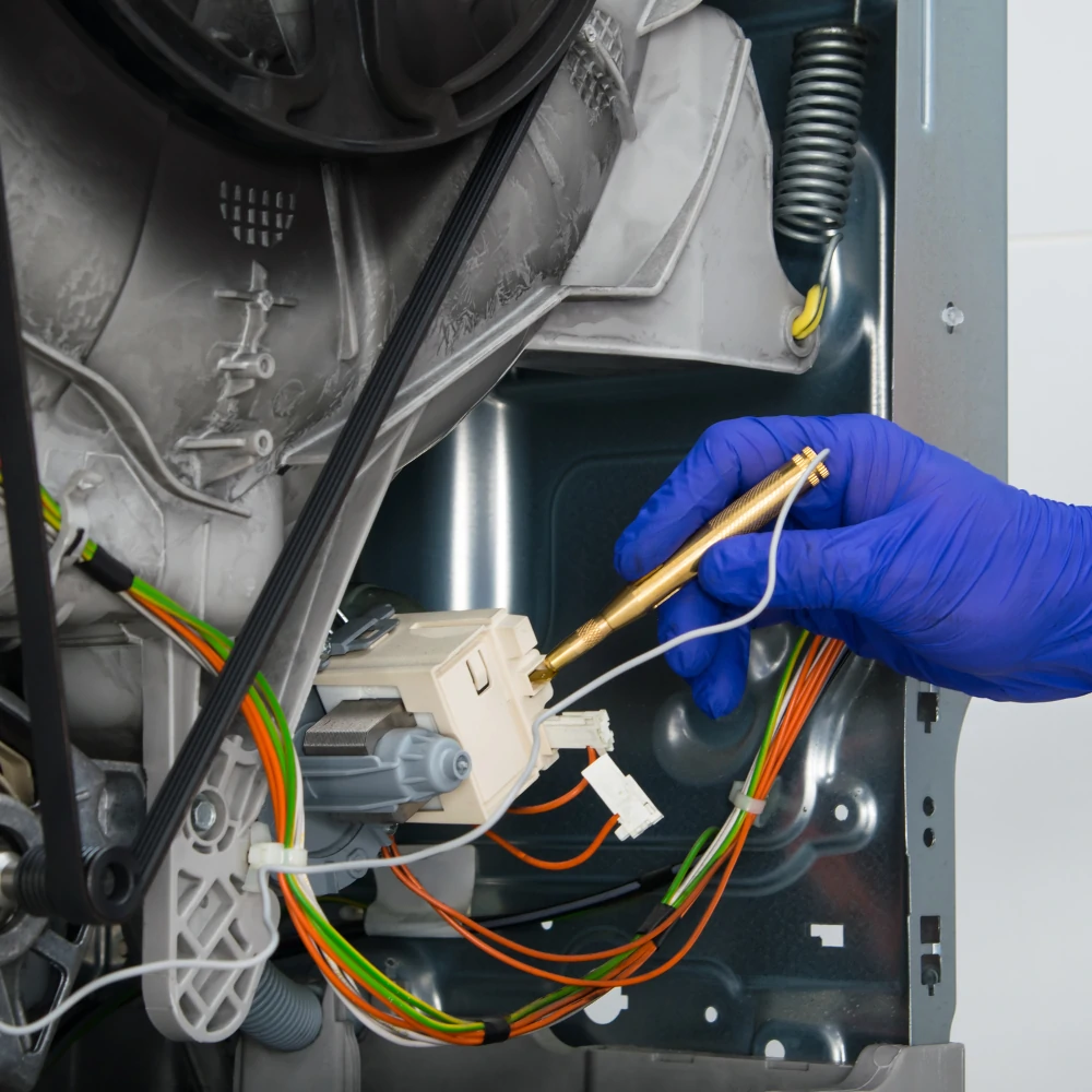 we connect electricien toulon